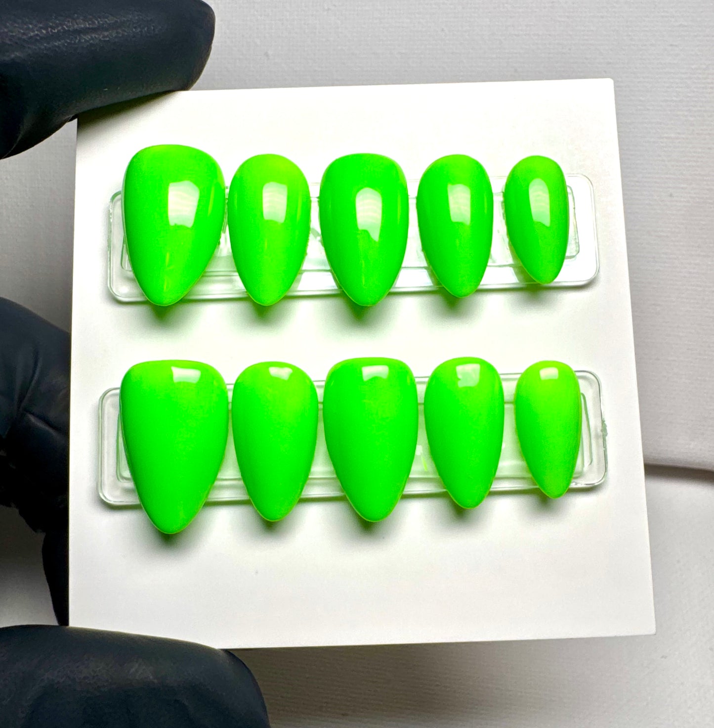 Full Set Neon Green Short Almond (Shipping Included!)
